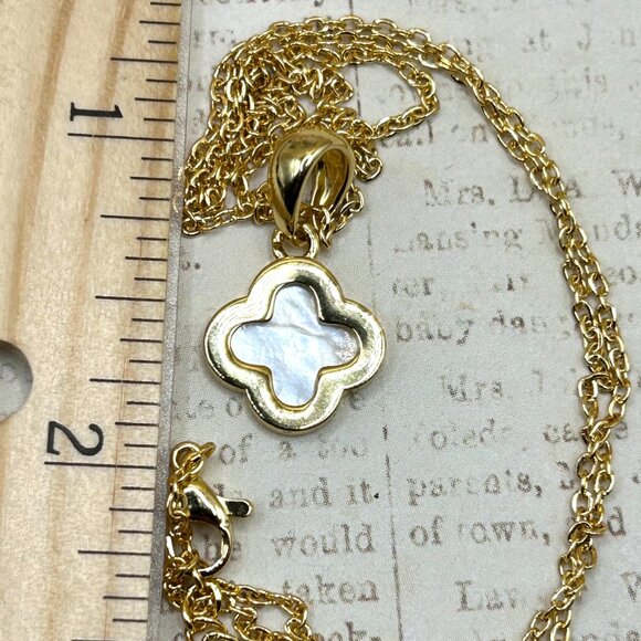 14K Yellow Gold Plate Quatrefoil Clover Charm Necklace Mother of Pearl Finish - Picture 6 of 7